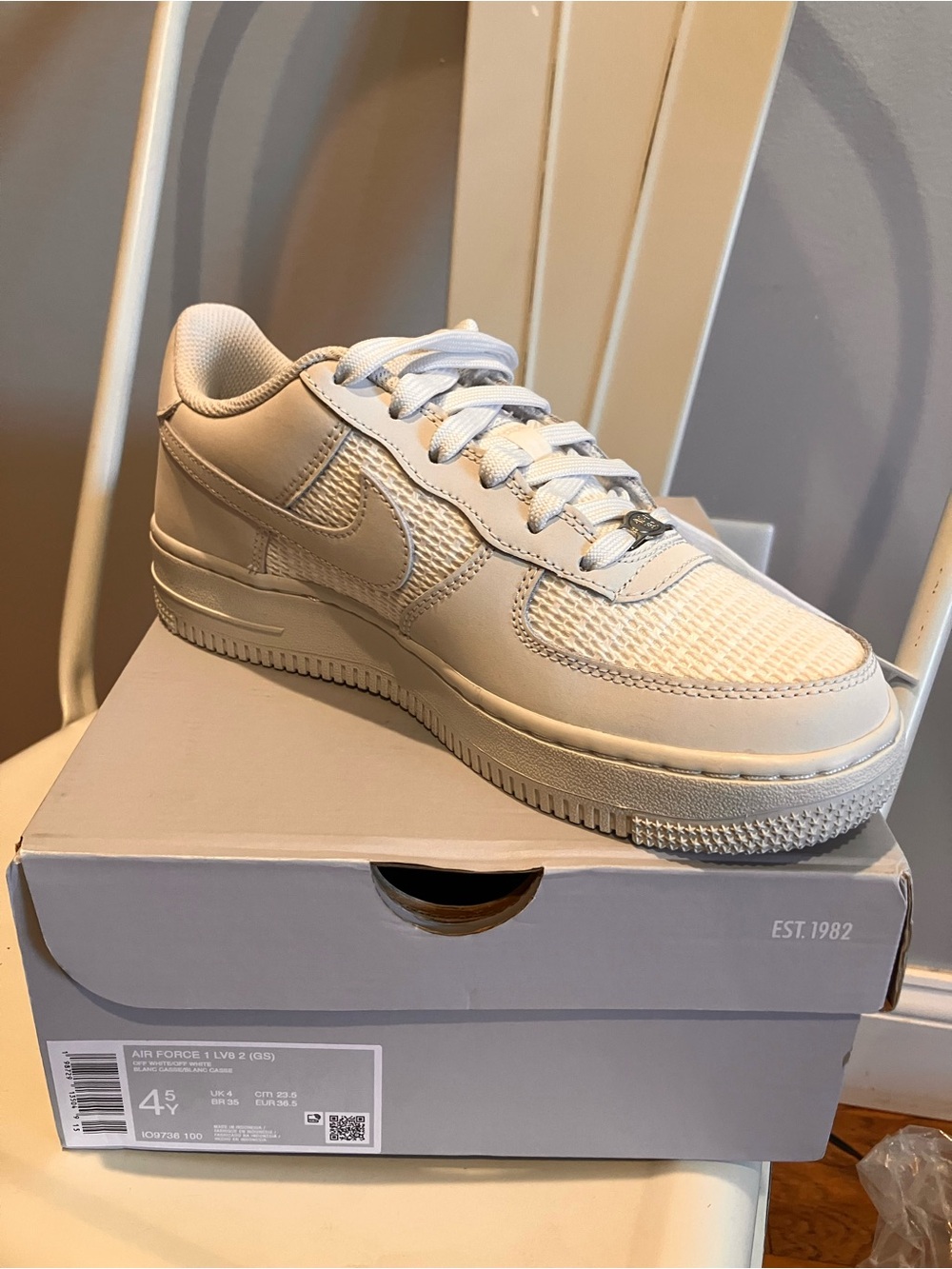 Nike Air Force 1 lv8 2